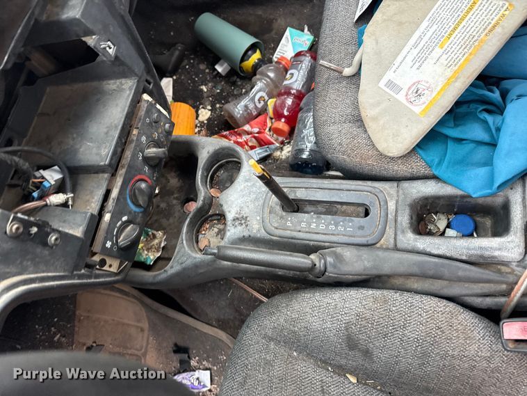 image for item FB6876 2004 Chevrolet Cavalier 