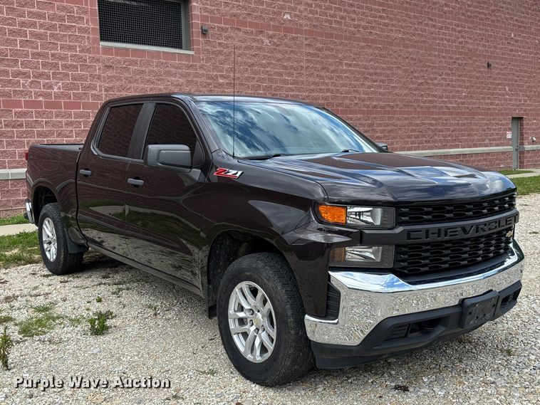 image for item FC1667 2020 Chevrolet Silverado 1500 Crew Cab pickup truck