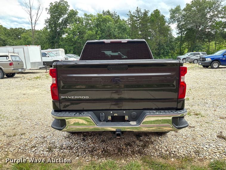 image for item FC1667 2020 Chevrolet Silverado 1500 Crew Cab pickup truck
