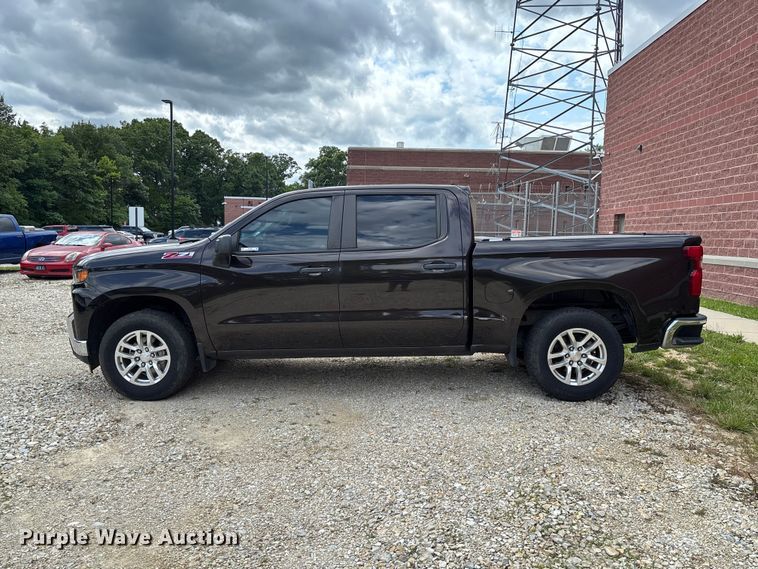 image for item FC1667 2020 Chevrolet Silverado 1500 Crew Cab pickup truck