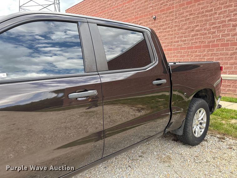 image for item FC1667 2020 Chevrolet Silverado 1500 Crew Cab pickup truck