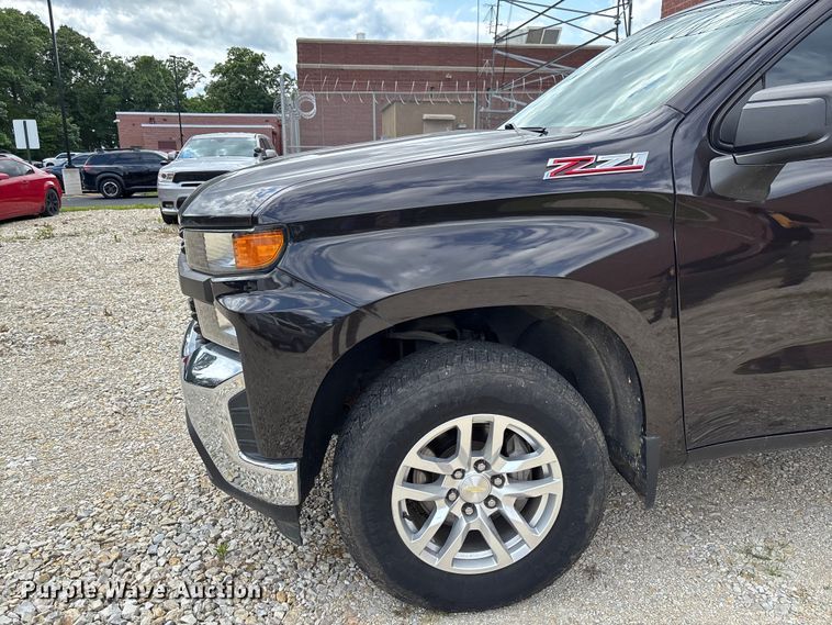 image for item FC1667 2020 Chevrolet Silverado 1500 Crew Cab pickup truck
