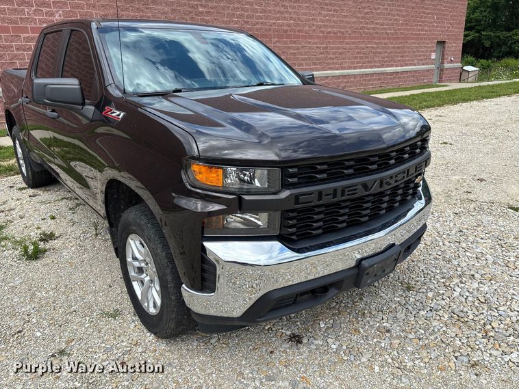 image for item FC1667 2020 Chevrolet Silverado 1500 Crew Cab pickup truck