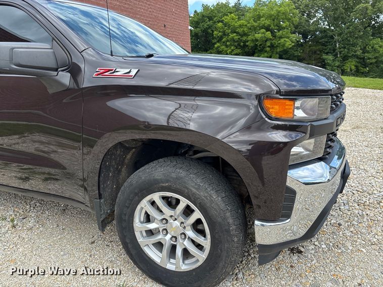 image for item FC1667 2020 Chevrolet Silverado 1500 Crew Cab pickup truck