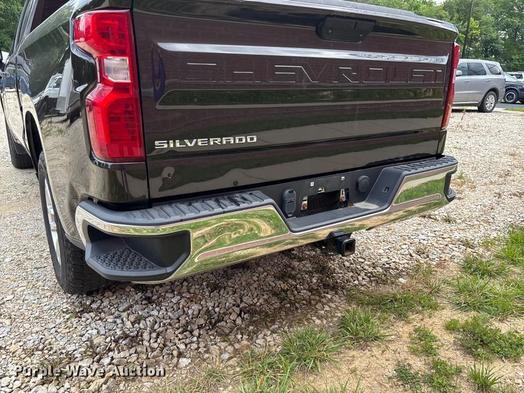 image for item FC1667 2020 Chevrolet Silverado 1500 Crew Cab pickup truck