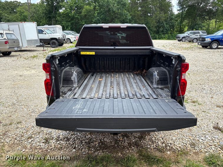 image for item FC1667 2020 Chevrolet Silverado 1500 Crew Cab pickup truck