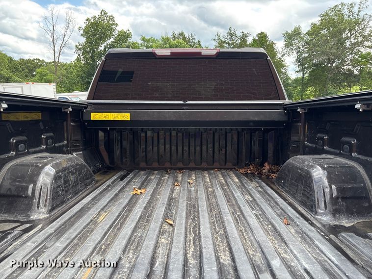 image for item FC1667 2020 Chevrolet Silverado 1500 Crew Cab pickup truck