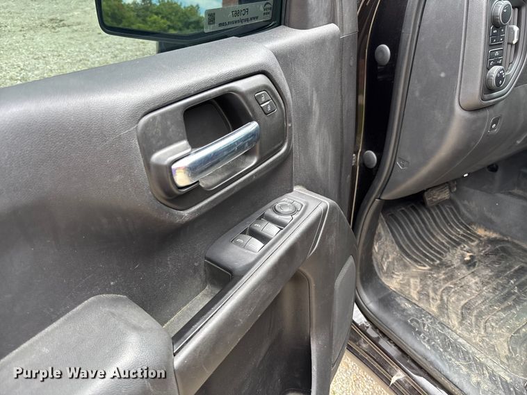 image for item FC1667 2020 Chevrolet Silverado 1500 Crew Cab pickup truck