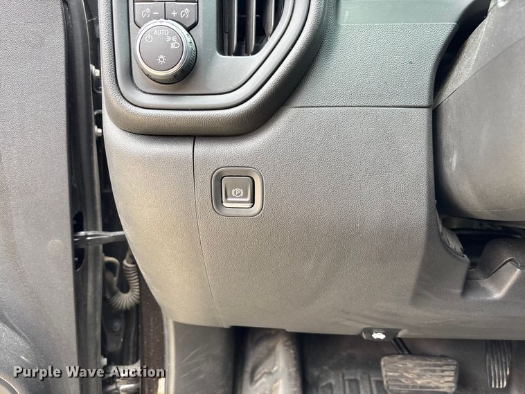 image for item FC1667 2020 Chevrolet Silverado 1500 Crew Cab pickup truck