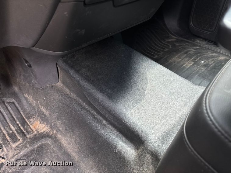 image for item FC1667 2020 Chevrolet Silverado 1500 Crew Cab pickup truck