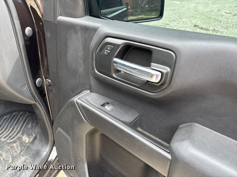image for item FC1667 2020 Chevrolet Silverado 1500 Crew Cab pickup truck