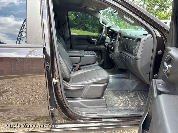 image for item FC1667 2020 Chevrolet Silverado 1500 Crew Cab pickup truck