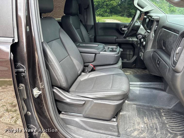 image for item FC1667 2020 Chevrolet Silverado 1500 Crew Cab pickup truck