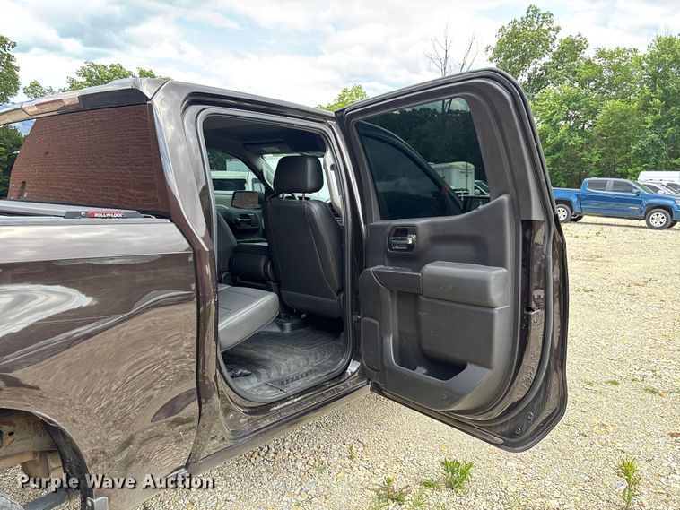 image for item FC1667 2020 Chevrolet Silverado 1500 Crew Cab pickup truck