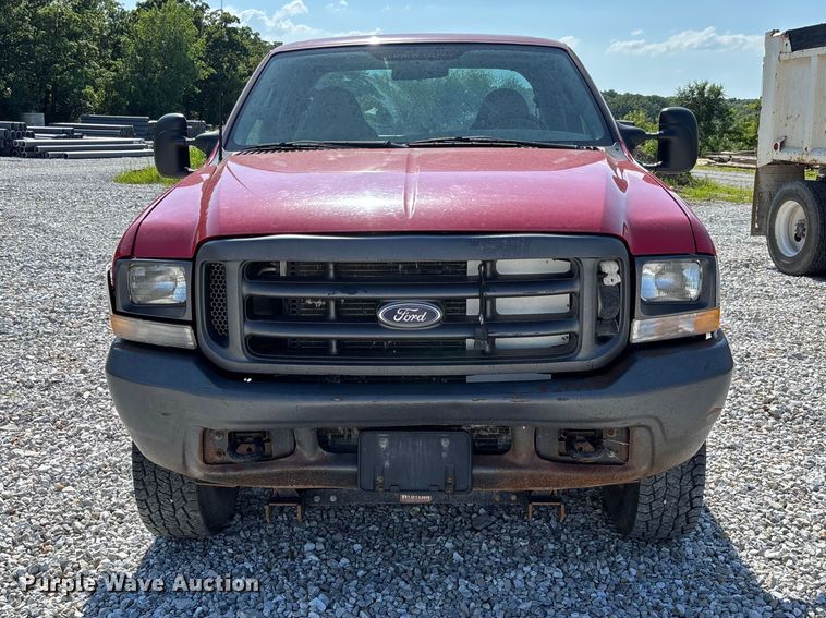 image for item FC1675 2003 Ford F250 Super Duty XL Ext. Cab pickup truck cab and chassis