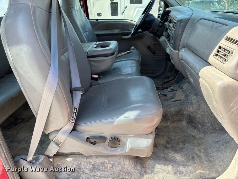 image for item FC1675 2003 Ford F250 Super Duty XL Ext. Cab pickup truck cab and chassis