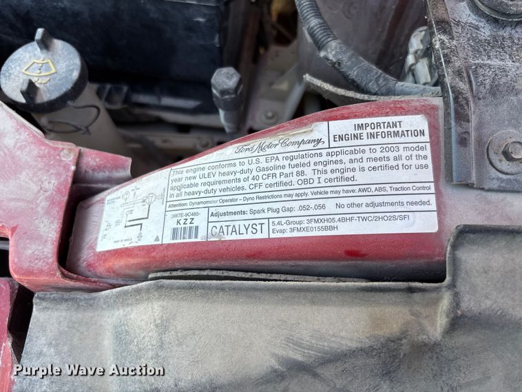 image for item FC1675 2003 Ford F250 Super Duty XL Ext. Cab pickup truck cab and chassis