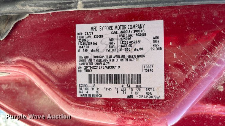 image for item FC1675 2003 Ford F250 Super Duty XL Ext. Cab pickup truck cab and chassis