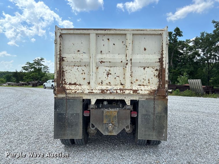 image for item FC1676 2007 Mack CHN613 dump truck