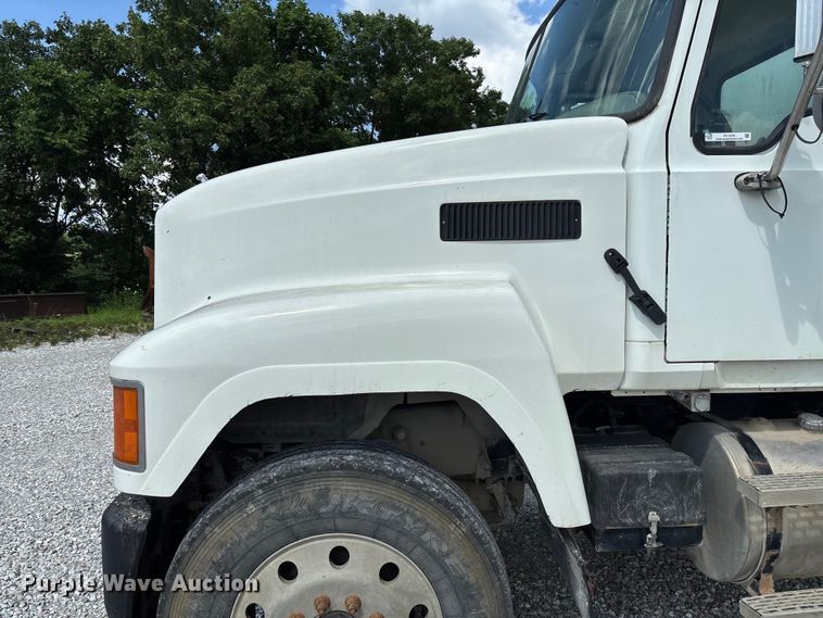 image for item FC1676 2007 Mack CHN613 dump truck