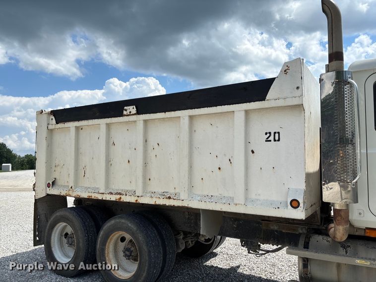 image for item FC1676 2007 Mack CHN613 dump truck