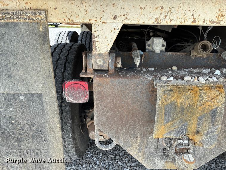 image for item FC1676 2007 Mack CHN613 dump truck