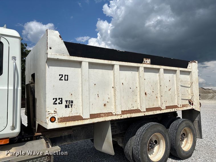 image for item FC1676 2007 Mack CHN613 dump truck