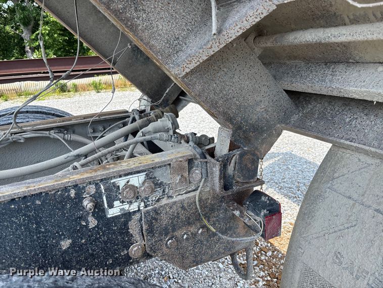 image for item FC1676 2007 Mack CHN613 dump truck