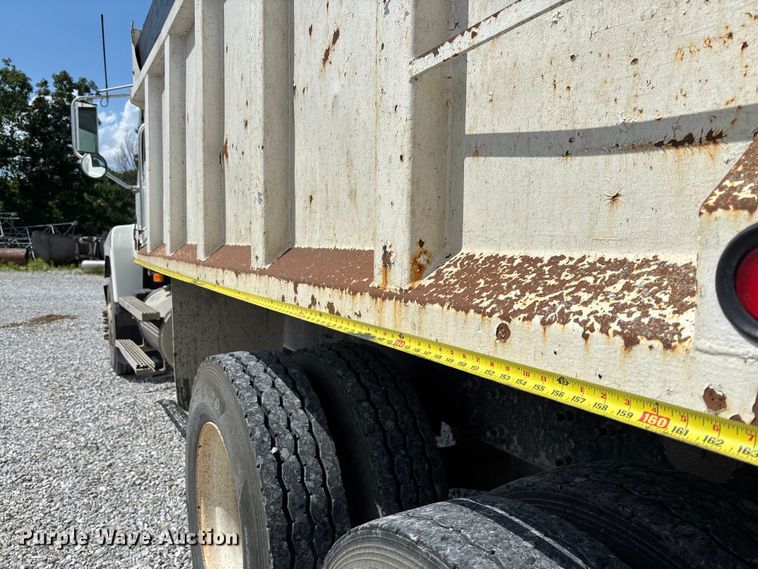 image for item FC1676 2007 Mack CHN613 dump truck
