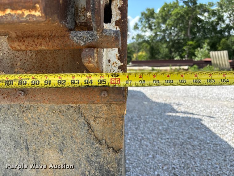 image for item FC1676 2007 Mack CHN613 dump truck