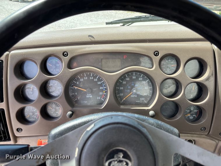 image for item FC1676 2007 Mack CHN613 dump truck