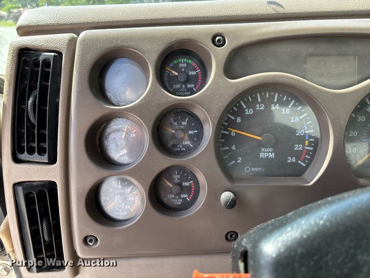 image for item FC1676 2007 Mack CHN613 dump truck