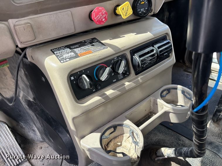 image for item FC1676 2007 Mack CHN613 dump truck