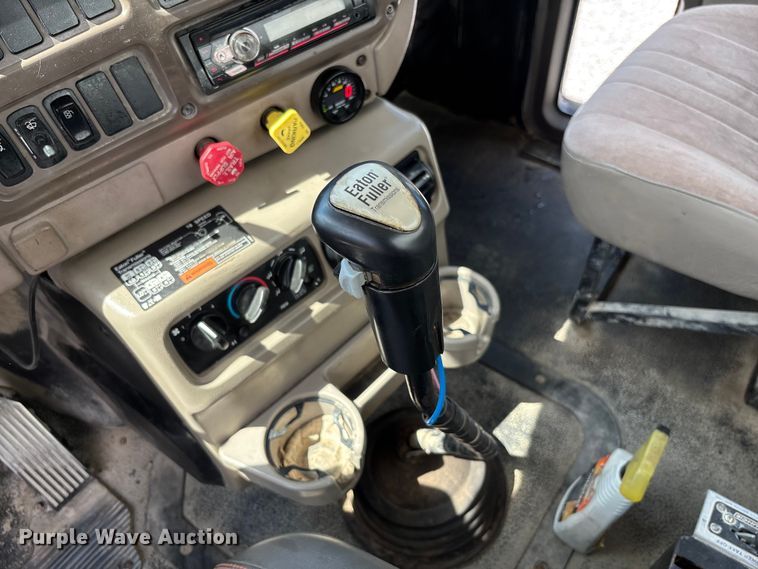 image for item FC1676 2007 Mack CHN613 dump truck