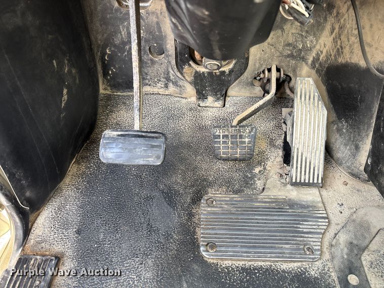 image for item FC1676 2007 Mack CHN613 dump truck