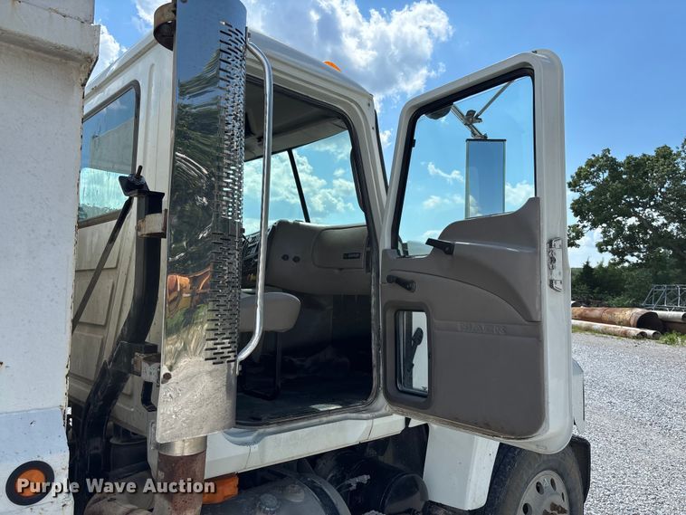 image for item FC1676 2007 Mack CHN613 dump truck