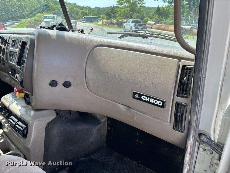 image for item FC1676 2007 Mack CHN613 dump truck