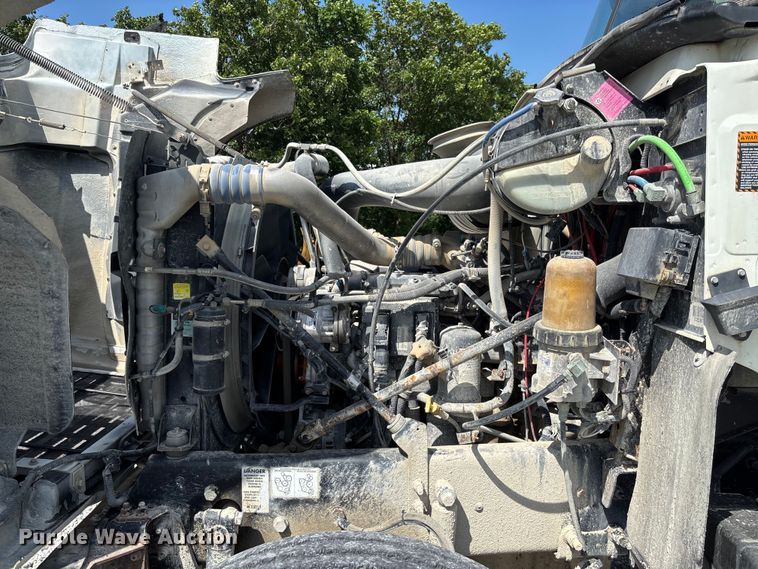 image for item FC1676 2007 Mack CHN613 dump truck