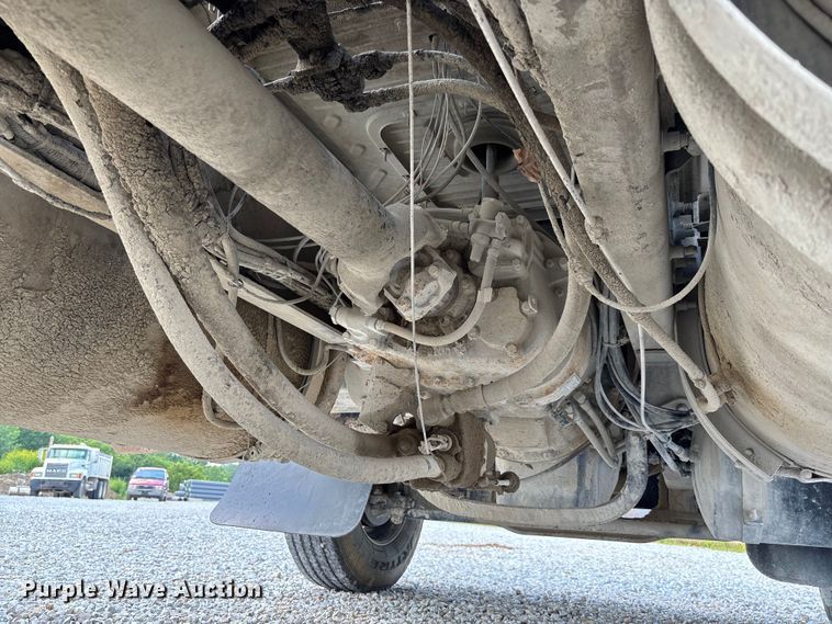 image for item FC1676 2007 Mack CHN613 dump truck