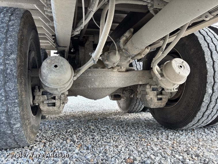 image for item FC1676 2007 Mack CHN613 dump truck