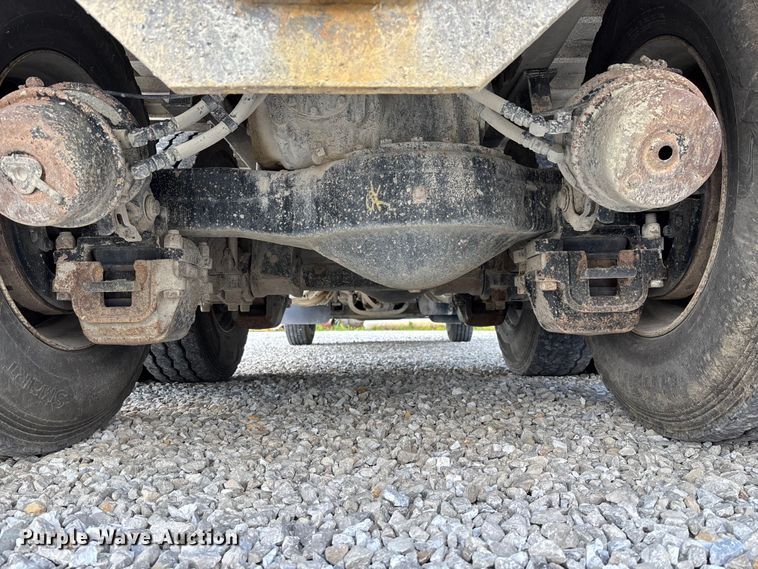 image for item FC1676 2007 Mack CHN613 dump truck