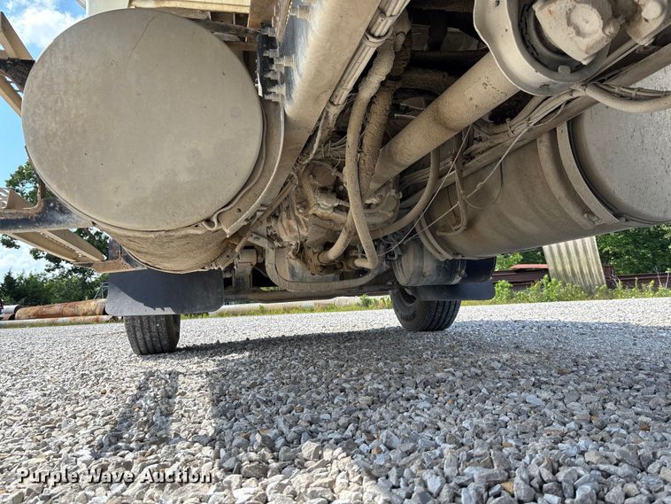 image for item FC1676 2007 Mack CHN613 dump truck