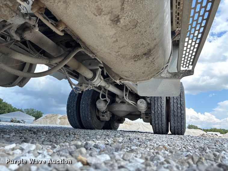 image for item FC1676 2007 Mack CHN613 dump truck