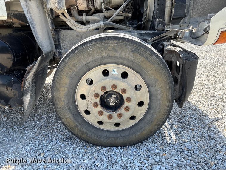 image for item FC1676 2007 Mack CHN613 dump truck