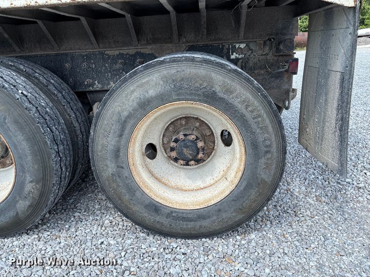 image for item FC1676 2007 Mack CHN613 dump truck