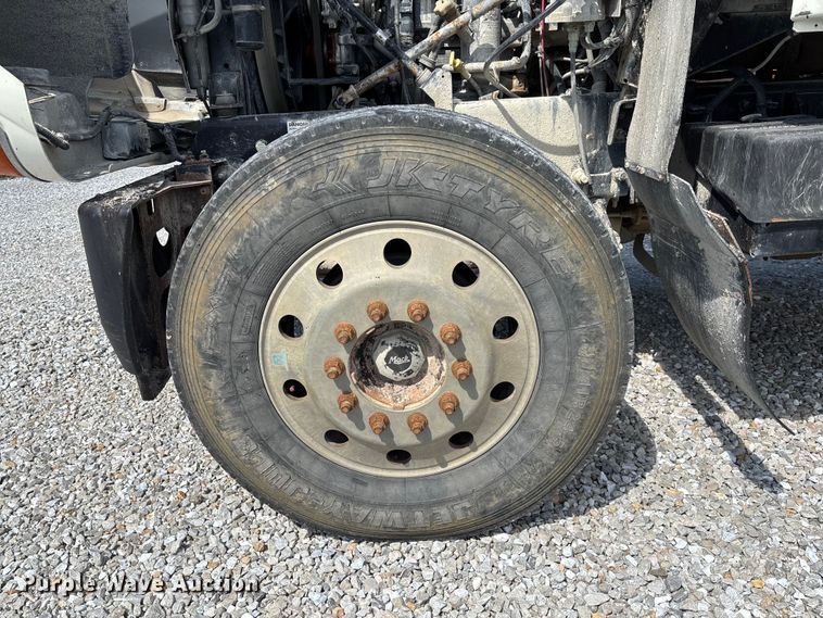 image for item FC1676 2007 Mack CHN613 dump truck