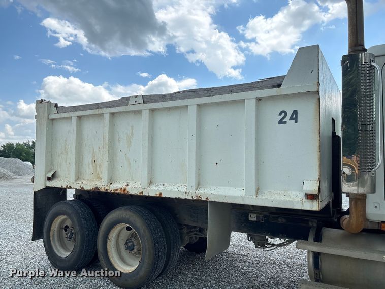 image for item FC1677 2007 Mack CHN613 dump truck