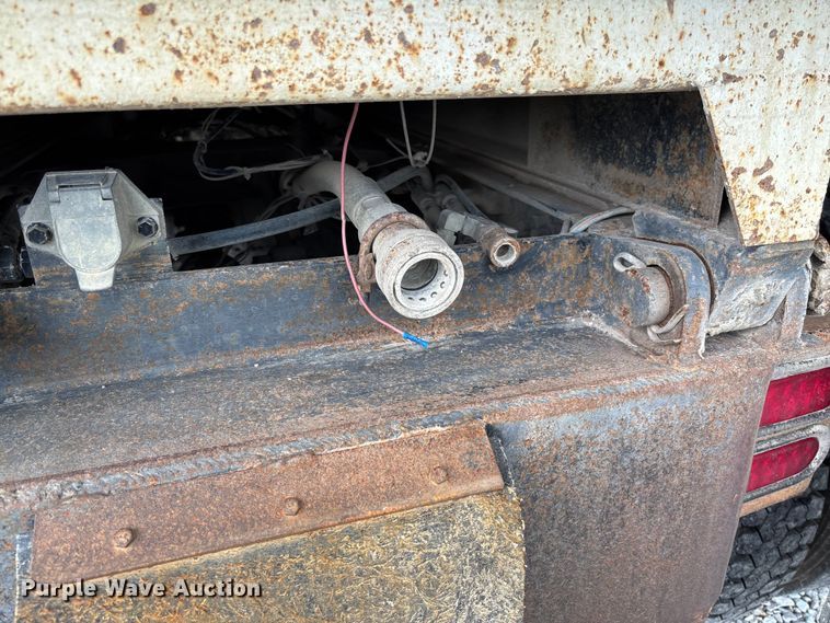 image for item FC1677 2007 Mack CHN613 dump truck