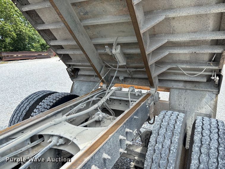 image for item FC1677 2007 Mack CHN613 dump truck