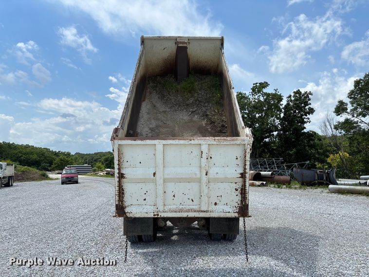 image for item FC1677 2007 Mack CHN613 dump truck